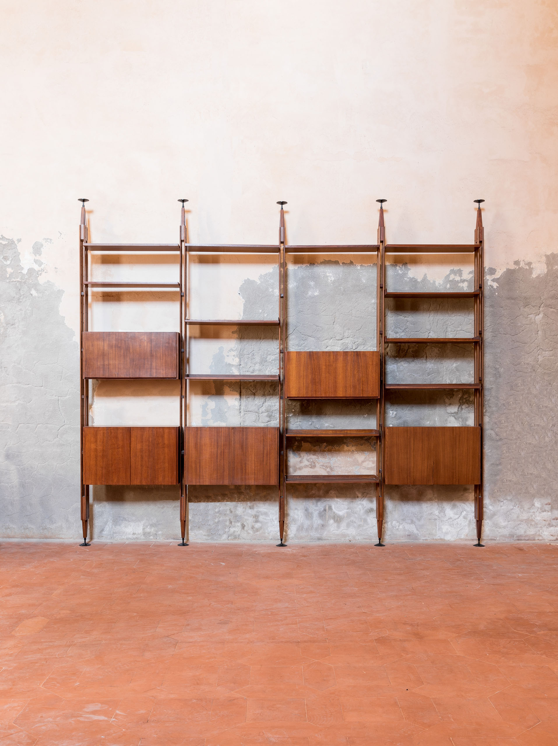 Bookcase_Franco_Albini__