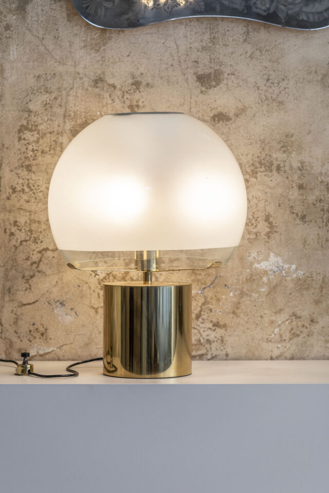 Elegant_22Porcino22_Table_Lamp_with_Brass_Basement_-_10