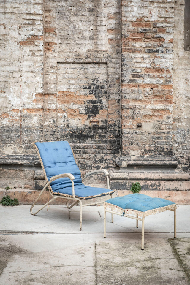 Iron_Lounge_Chair_-_1