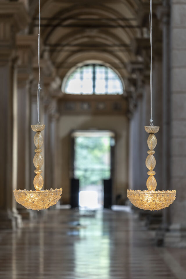 Pair_of_Elegant_Barovier_Pendants__-_3